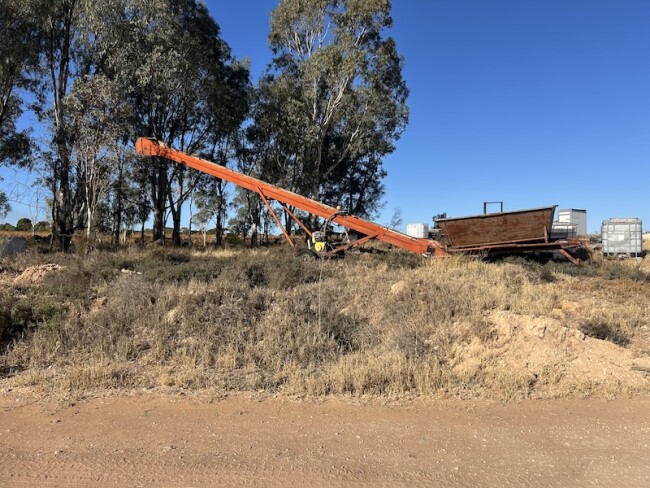 002 Almond Grain Conveyor v3
