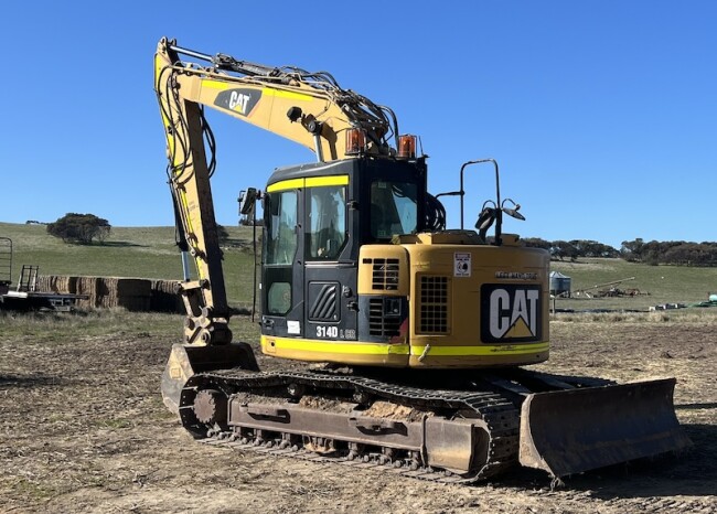 002a CAT Excavator