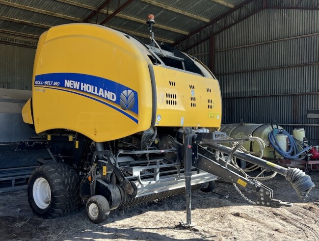 006 NH Super Feed Round Baler