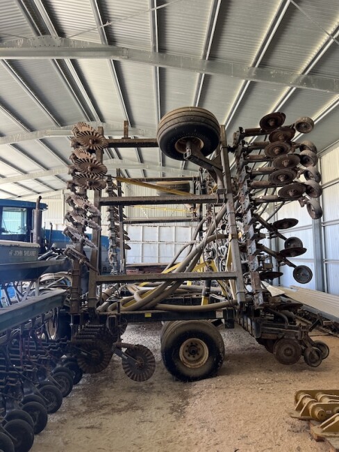019b K Hart Industries 40 Row Seeder Bar1