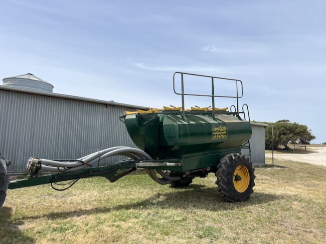 020b Simplicity 4500 Air Seeder Bin1