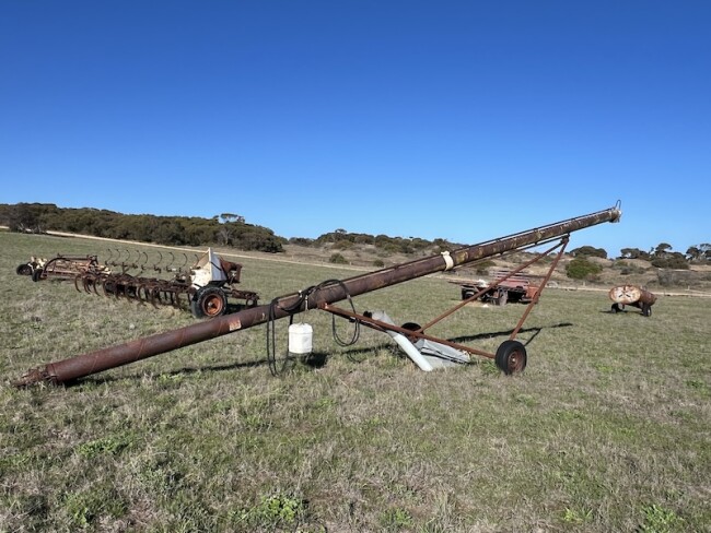 037 Hydraulic Auger