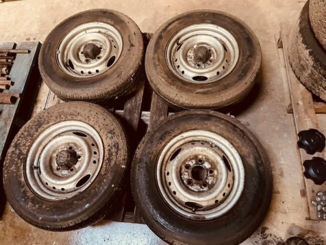 064a Late Model Hilux