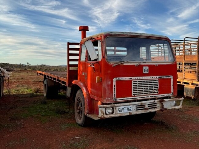 08 Acco trucks