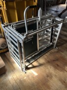 082a Prattley Manual Sheep Handler