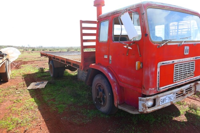 093b