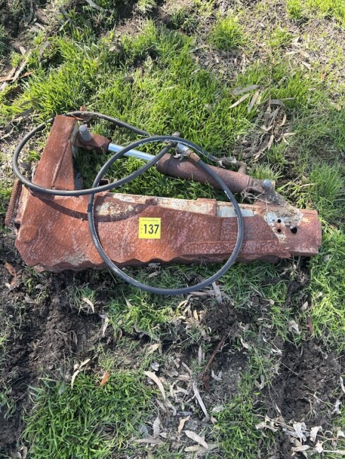 137 v16