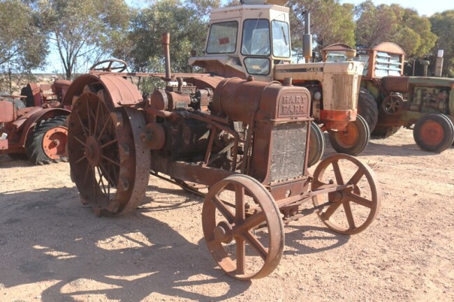 2 Hart Parr 1630 tractor a
