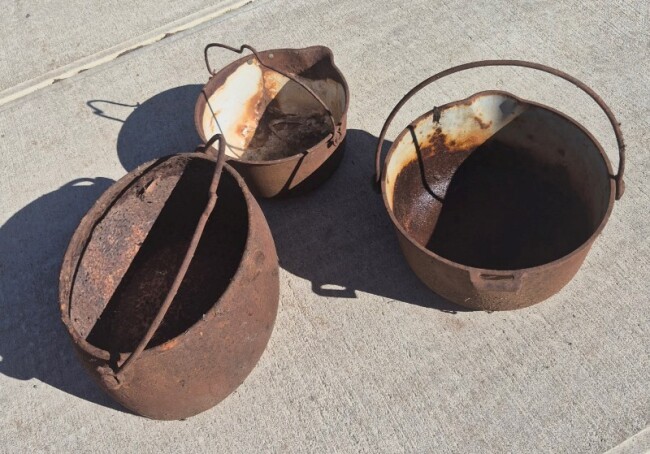 25 Cast Iron Pots with handles x3  2