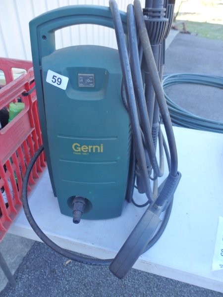 32 Gurni Pressure Washer