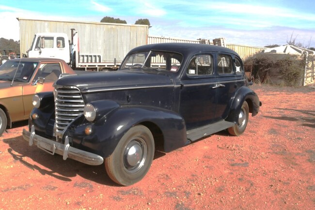 34 Oldsmobile 1938 model a