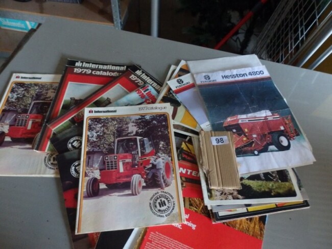 41 Brochures 3