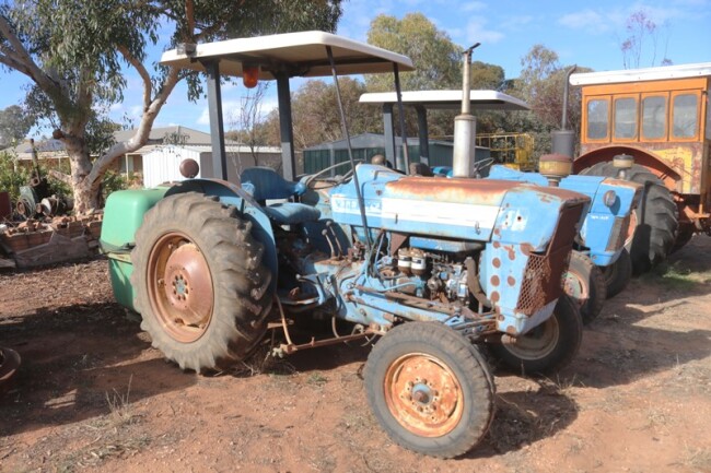 42 Ford 2000 tractor ROPS and canopy a