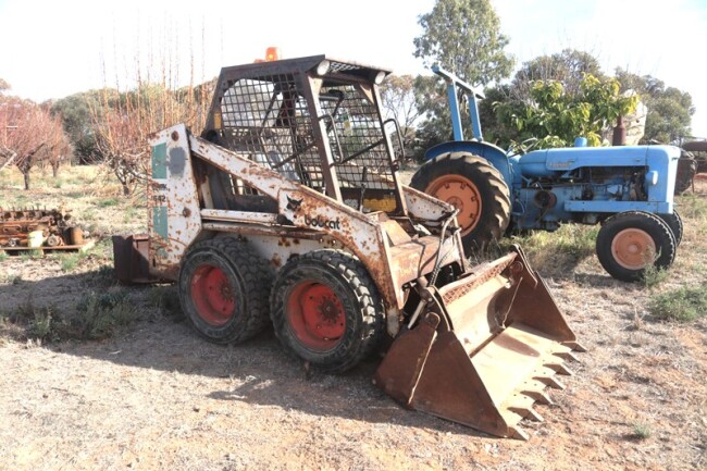 46 Clark 642 Bobcat a
