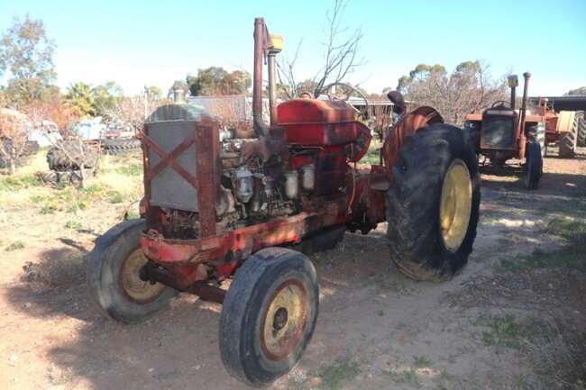 53 Massey Harris 745 tractor P6 perkins diesel motor a