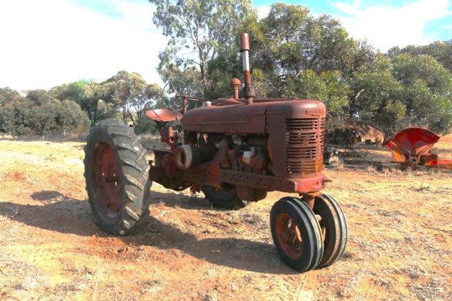 7 Farmall XXX 14Dtractor a