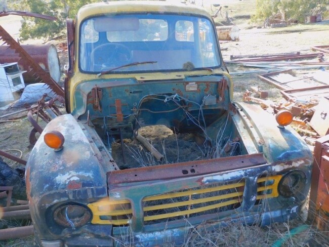 82 3 v8