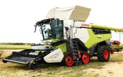 Lot 1 Claas Lexion 8800 1
