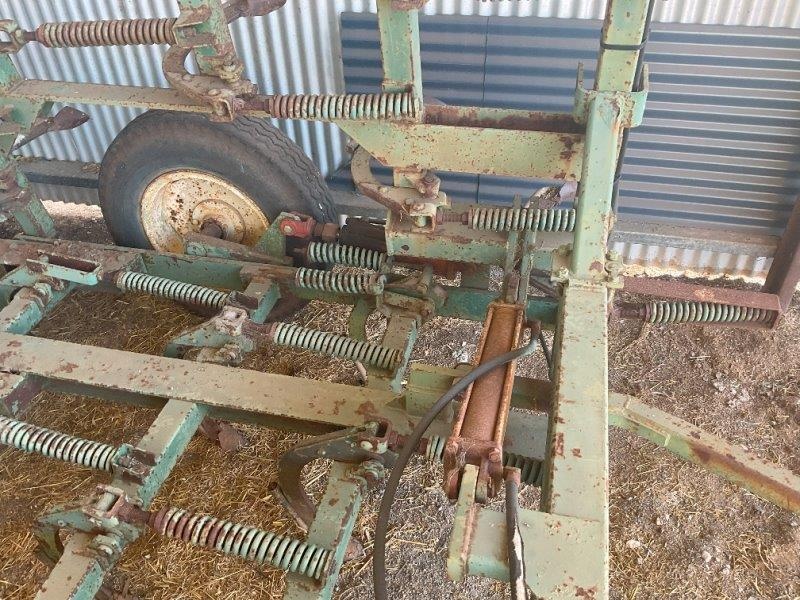 Lot 1.9