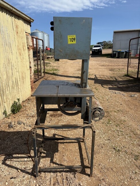 Lot 109 Electric Meat Saw
