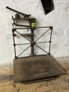 Lot 115 Avery Wool Bale Scales