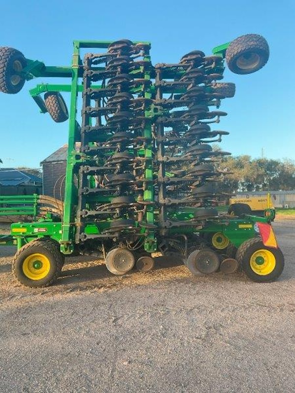 Lot 15.8