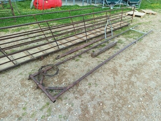 Lot 152 20 ft Sheep Loading Ramp 2