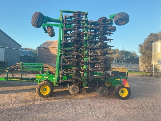 Lot 15.9