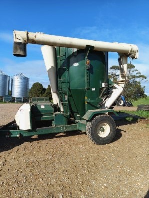 Lot 16 Artway Feed Mixer 2