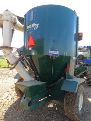 Lot 16 Artway Feed Mixer 3