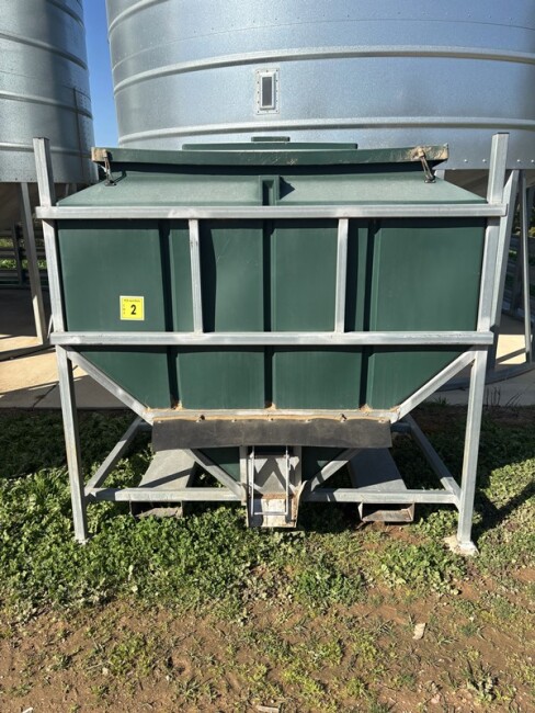 Lot 2 Polymaster feed bin 1.2 cubic metres