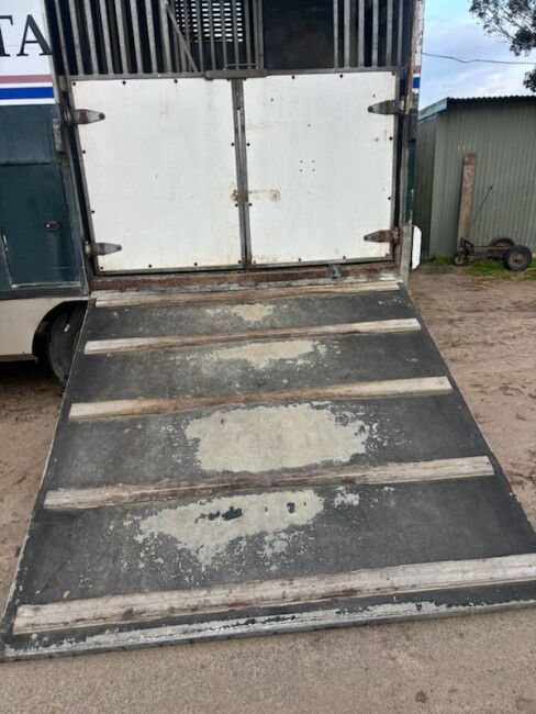 Lot 207 6