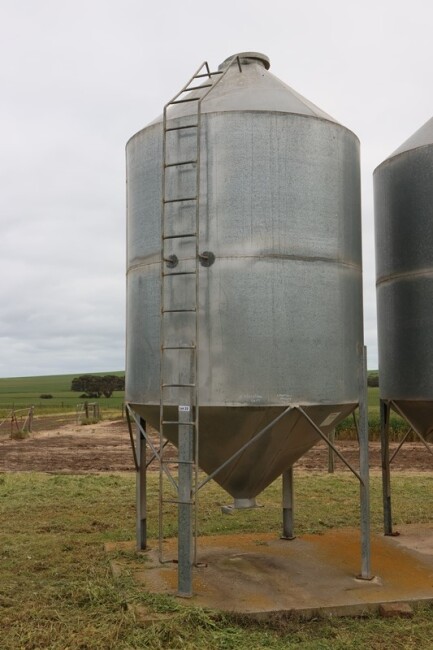 Lot 22 Edillilie Engineers 110 bag silo