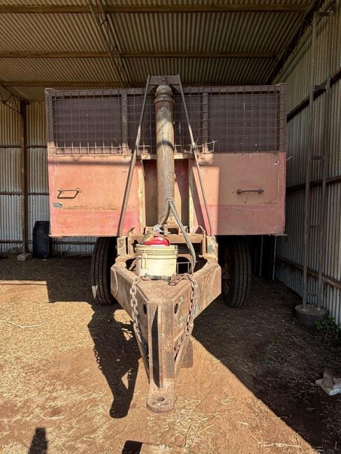 Lot 29 Tipper Trailer Tractor Drawn 120 Bag Capacity 2