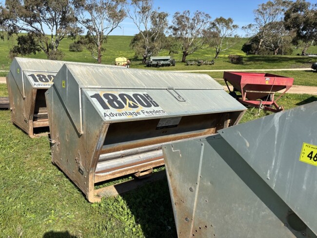Lot 44 48 Advantage Grain Feeders 1800HD v2
