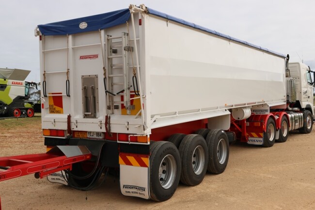 Lot 5 2xFreightmaster Semi Tipper Trailers + Bogey Dolly 4