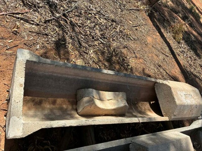 069 8 foot water troughs with stands