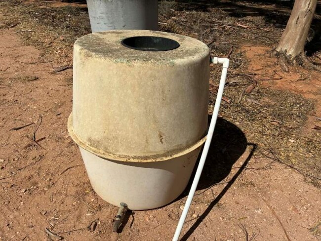 072 water tank 600 litre approx