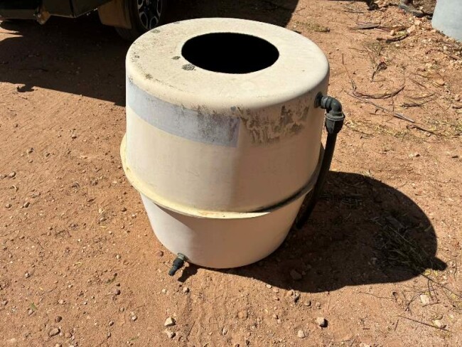 073 water tank 400 litre approx