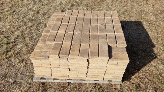 LOT 3 Pavers 220 x 110 x 40