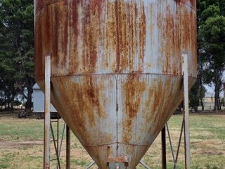 LOT 8 No.2 Grain Silo 100 bag