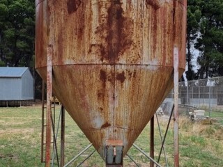 LOT 11 No.5 Grain Silo 100 bag