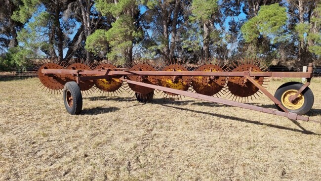 LOT 37 Horwood Bagshaw Stump Rake 2