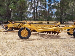 LOT 46 Chamberlain 24 Disc plough 1