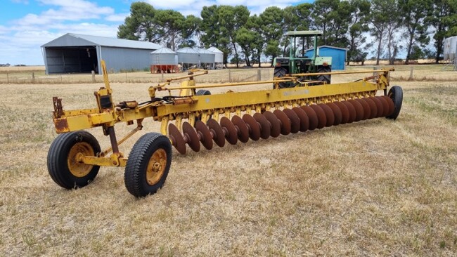LOT 46 Chamberlain 24 Disc plough 4