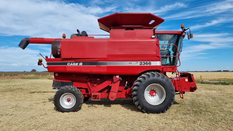 LOT 53 Case 2366 Header 25ft 1010 2