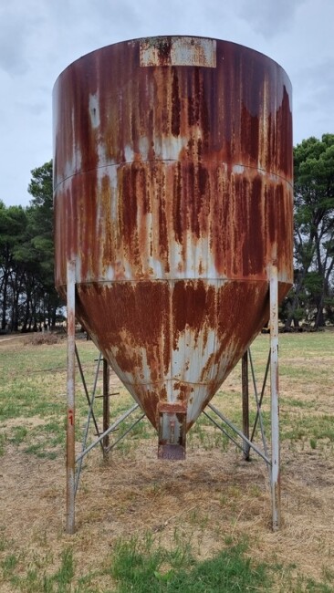 LOT 7 No.1 Grain Silo 100 bag 