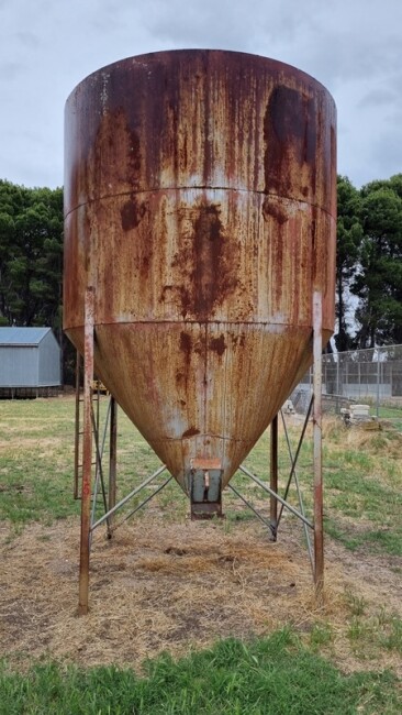 LOT 11 No.5 Grain Silo 100 bag