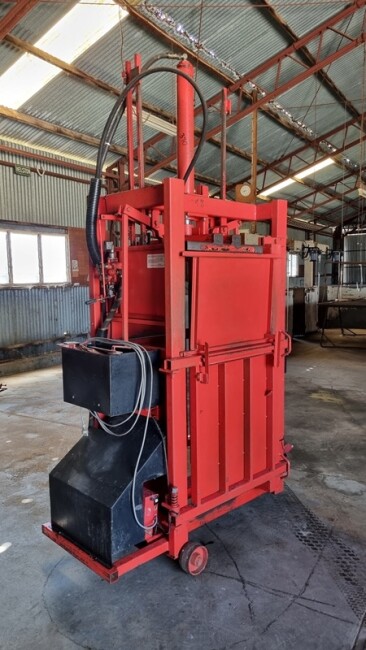 LOT 30 Sunbeam wool press 1