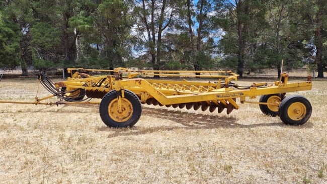 LOT 46 Chamberlain 24 Disc plough 1